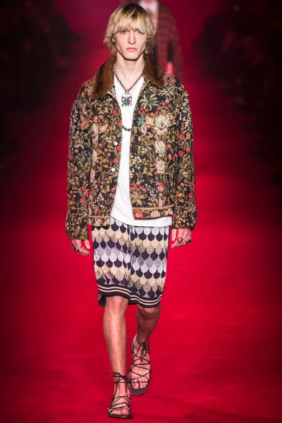 Look 53